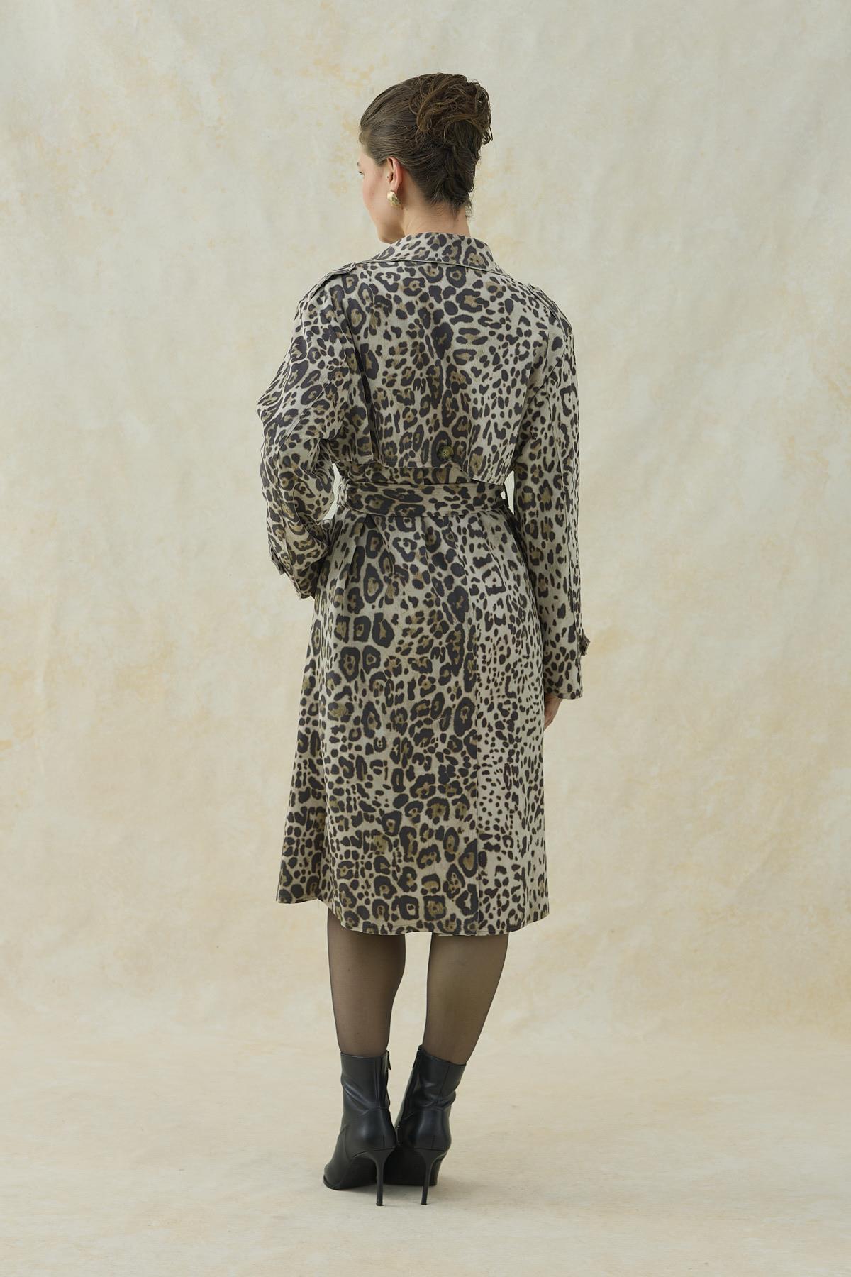 Cape-Stitched Coat on Front and Back