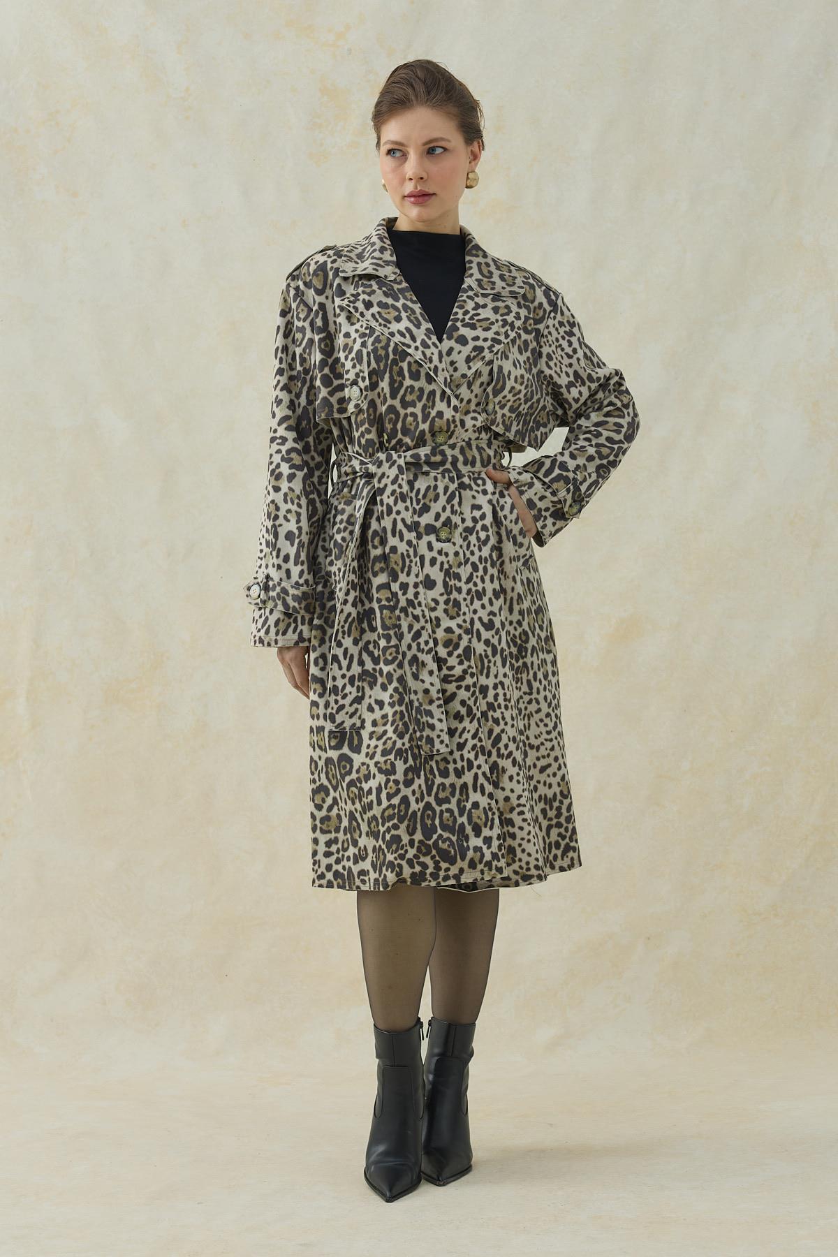 Cape-Stitched Coat on Front and Back
