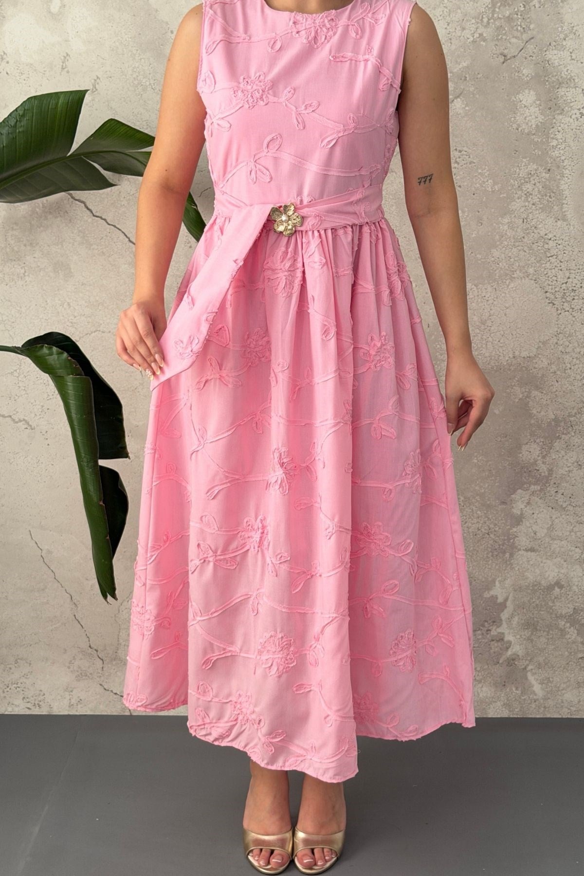 Pembe Beli Büzgülü Kuşaklı Elbise