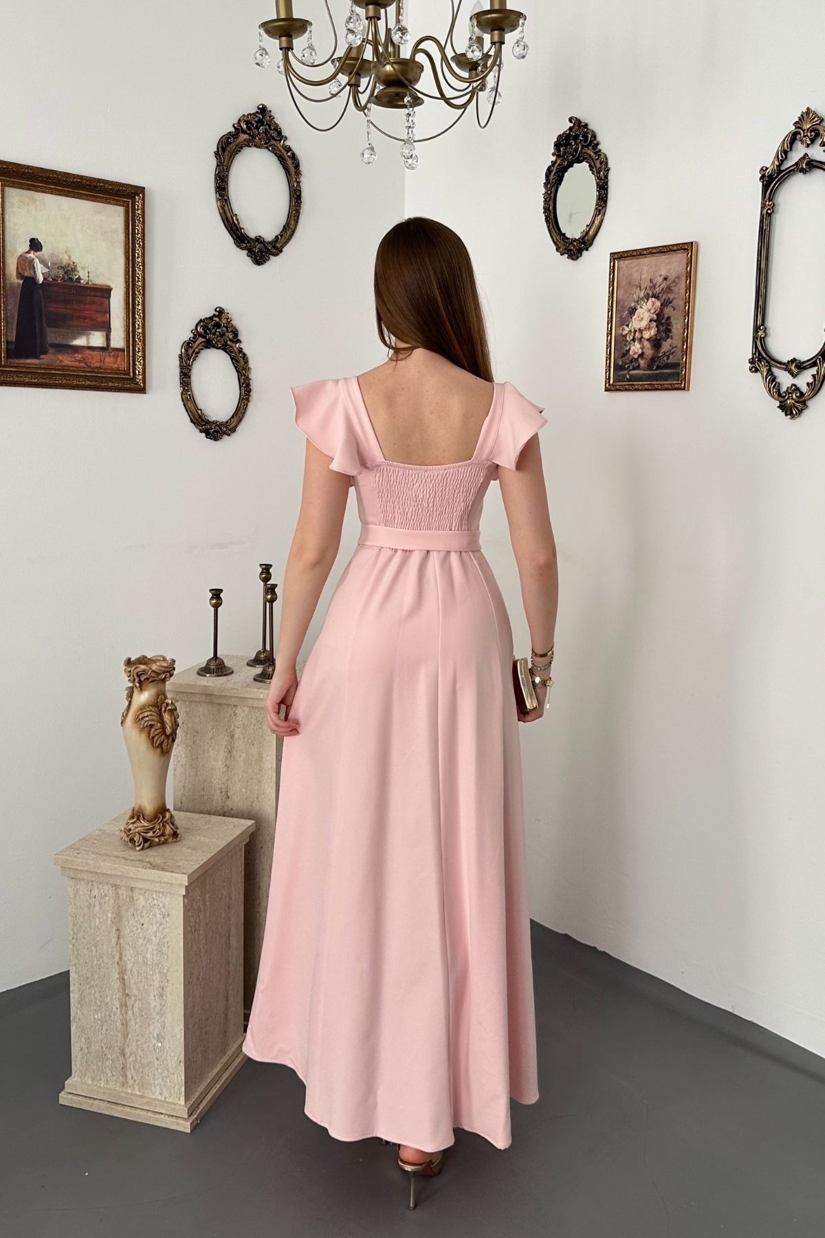 Pembe Kuşaklı Fırfırlı Uzun Elbise