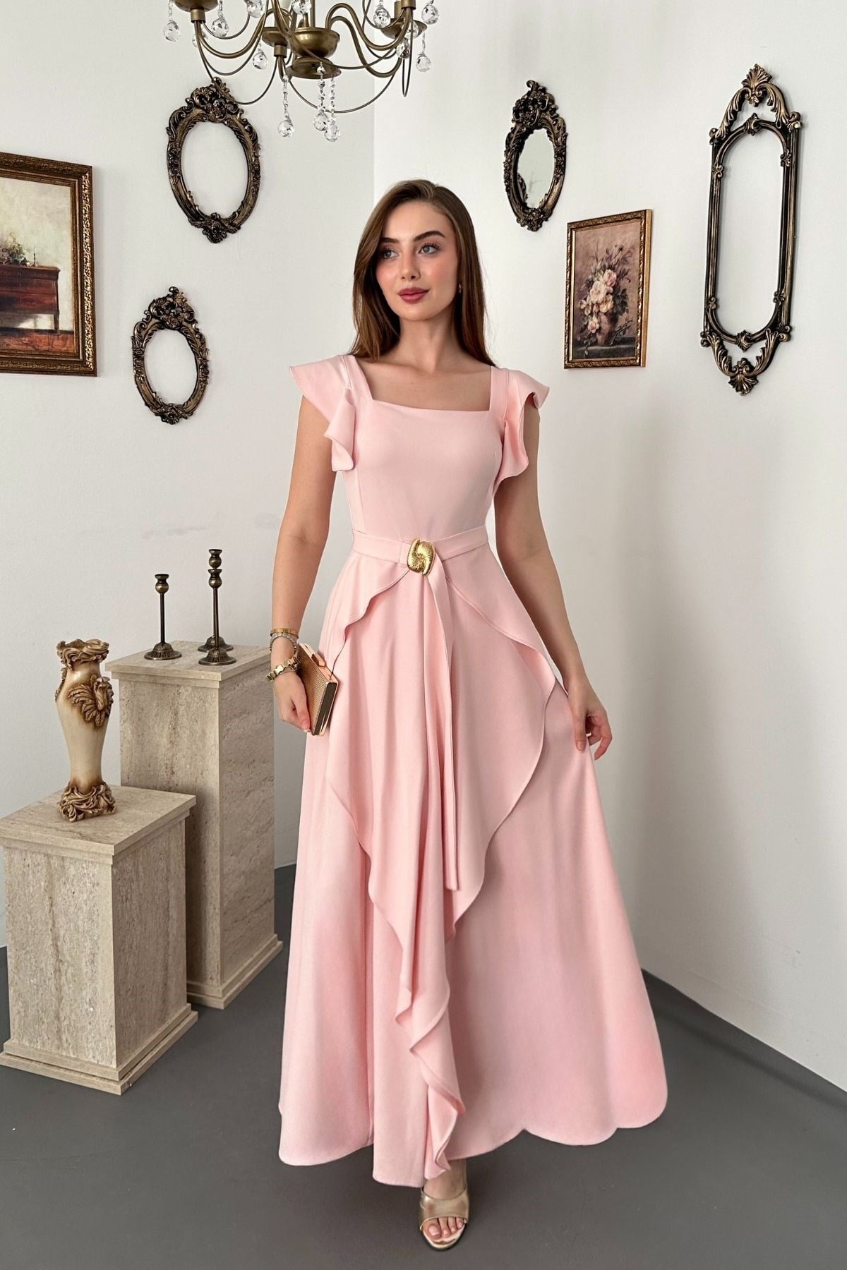 Pembe Kuşaklı Fırfırlı Uzun Elbise