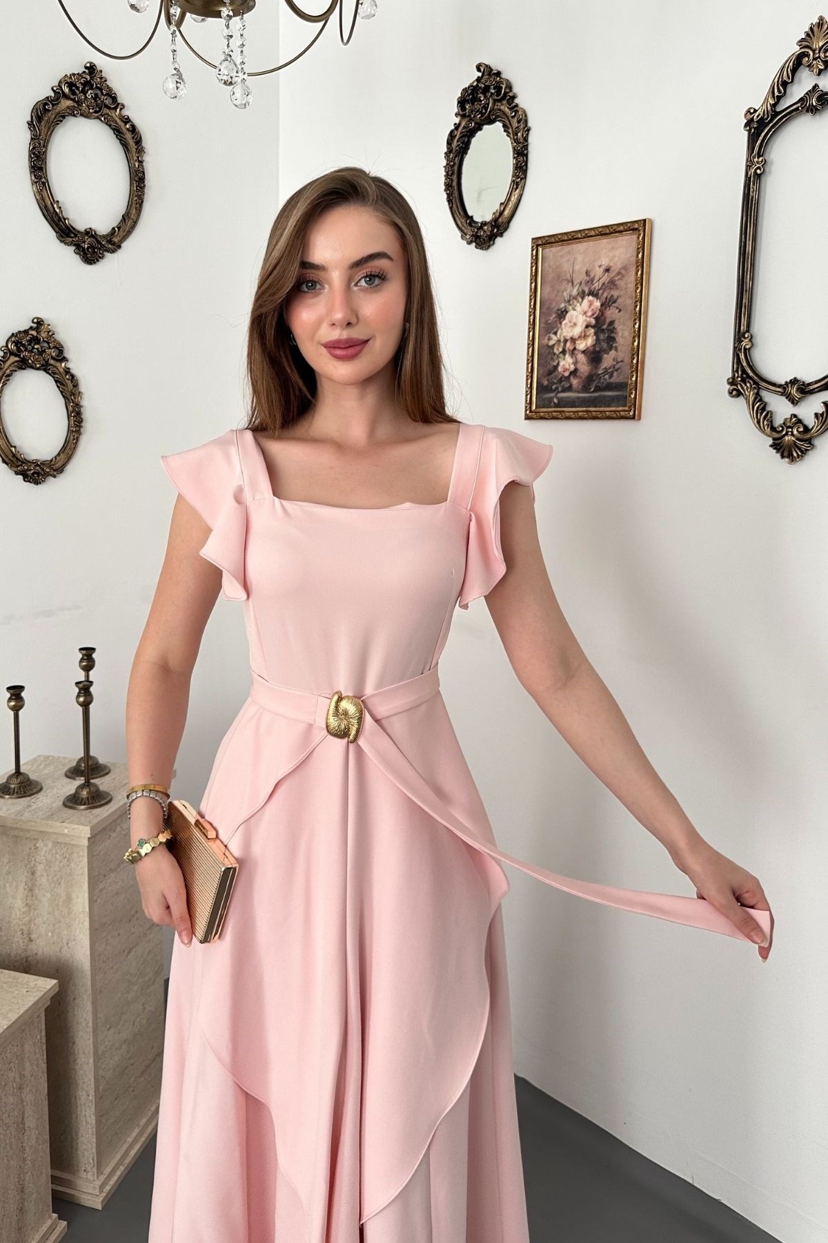 Pembe Kuşaklı Fırfırlı Uzun Elbise