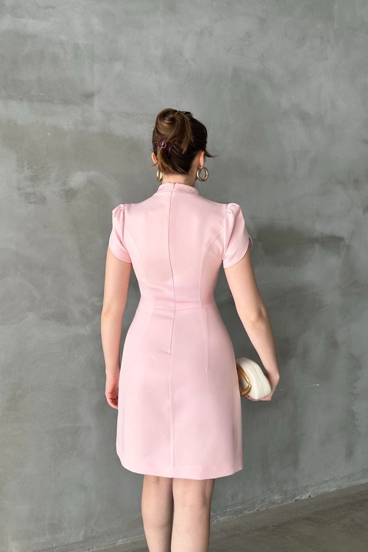 Pembe Önü Düğmeli Elbise