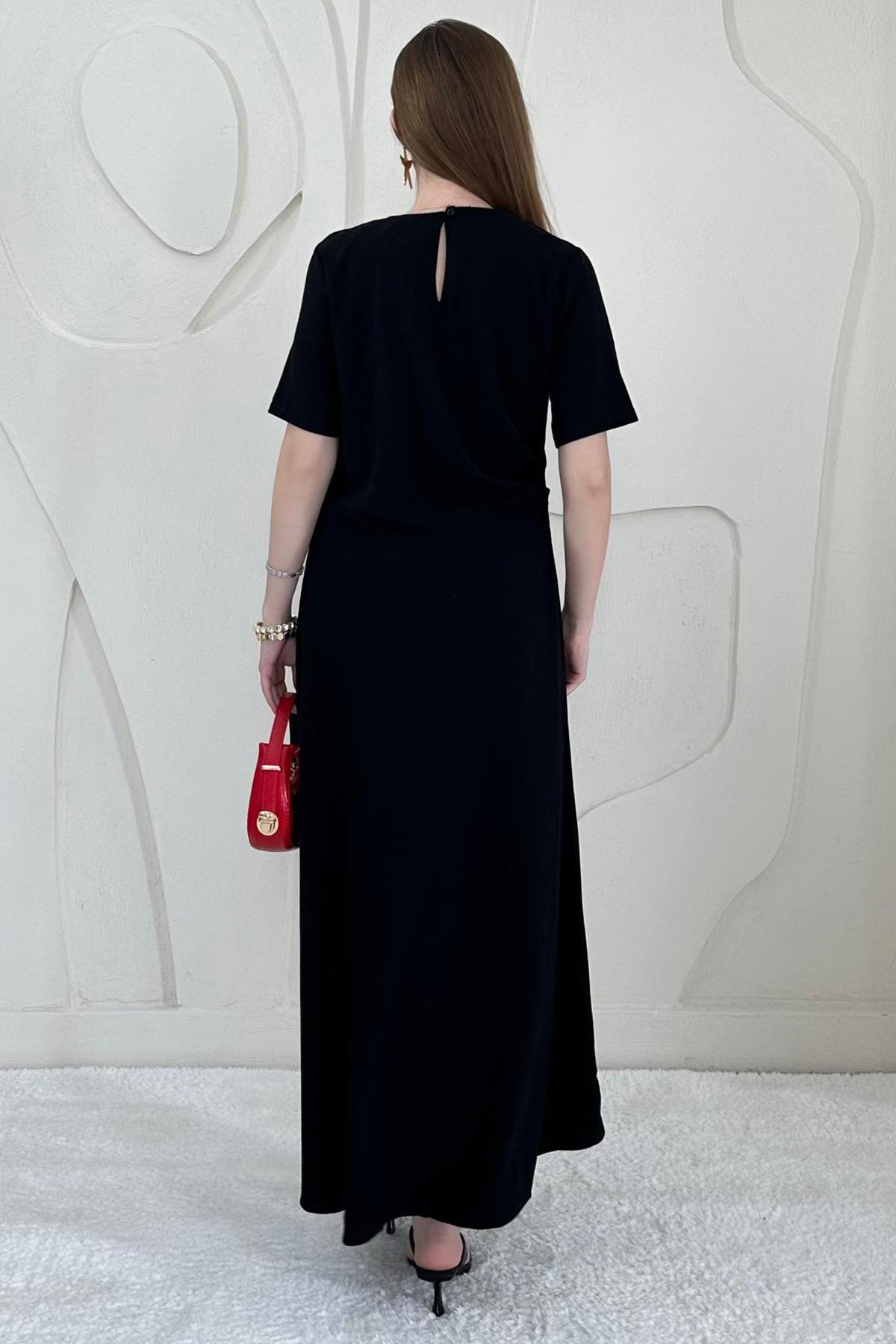 Siyah Pileli Bisiklet Yaka Elbise