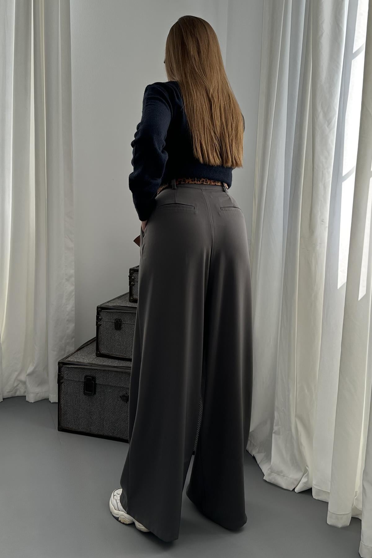 Füme Pileli Comfort Pantolon