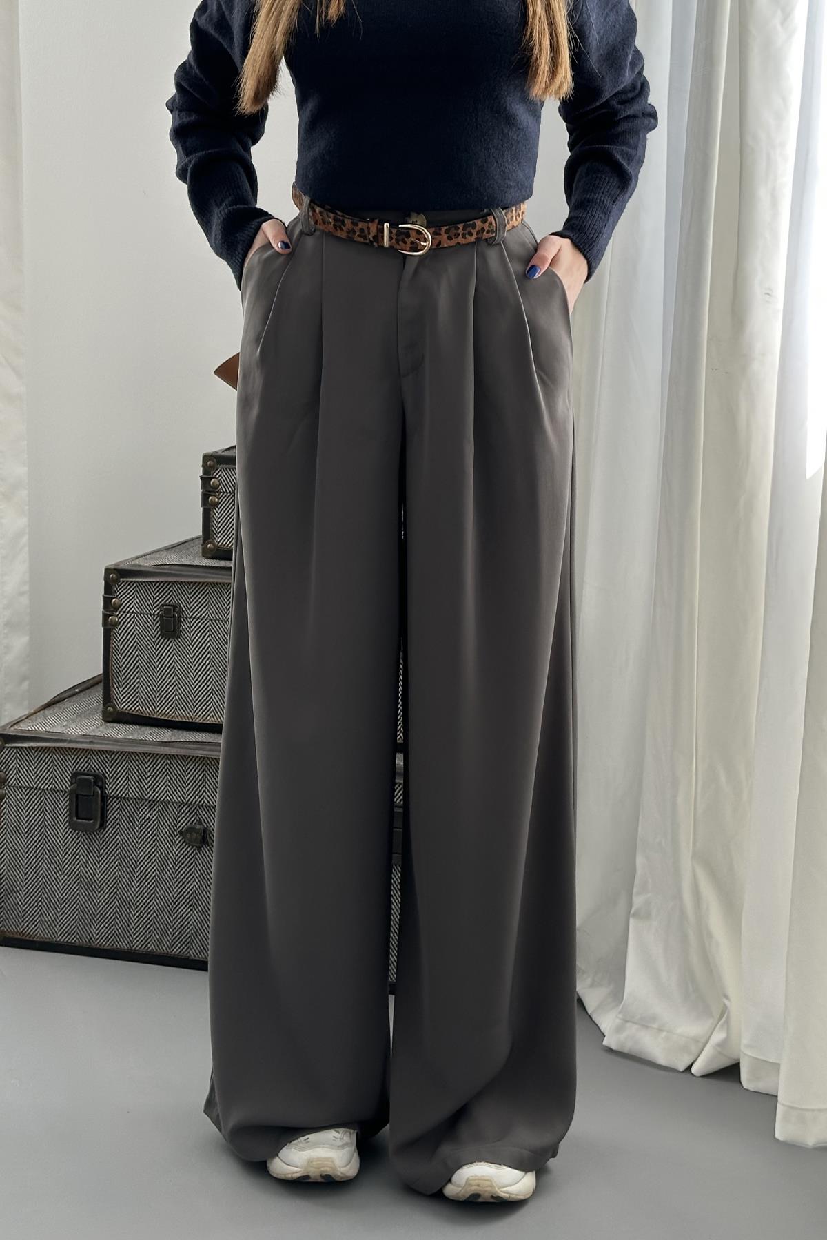 Füme Pileli Comfort Pantolon