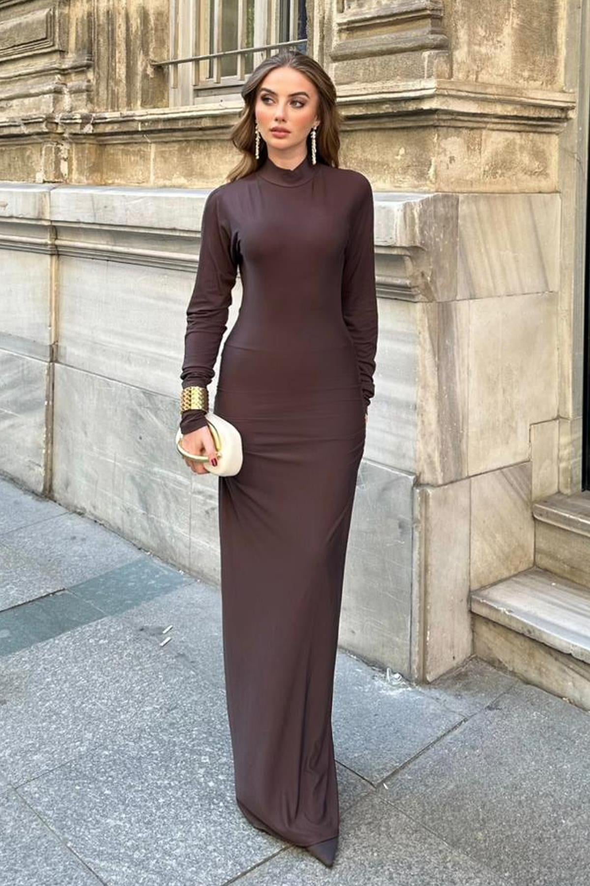 Kahverengi Sırt Dekolte Detaylı Drapeli Elbise