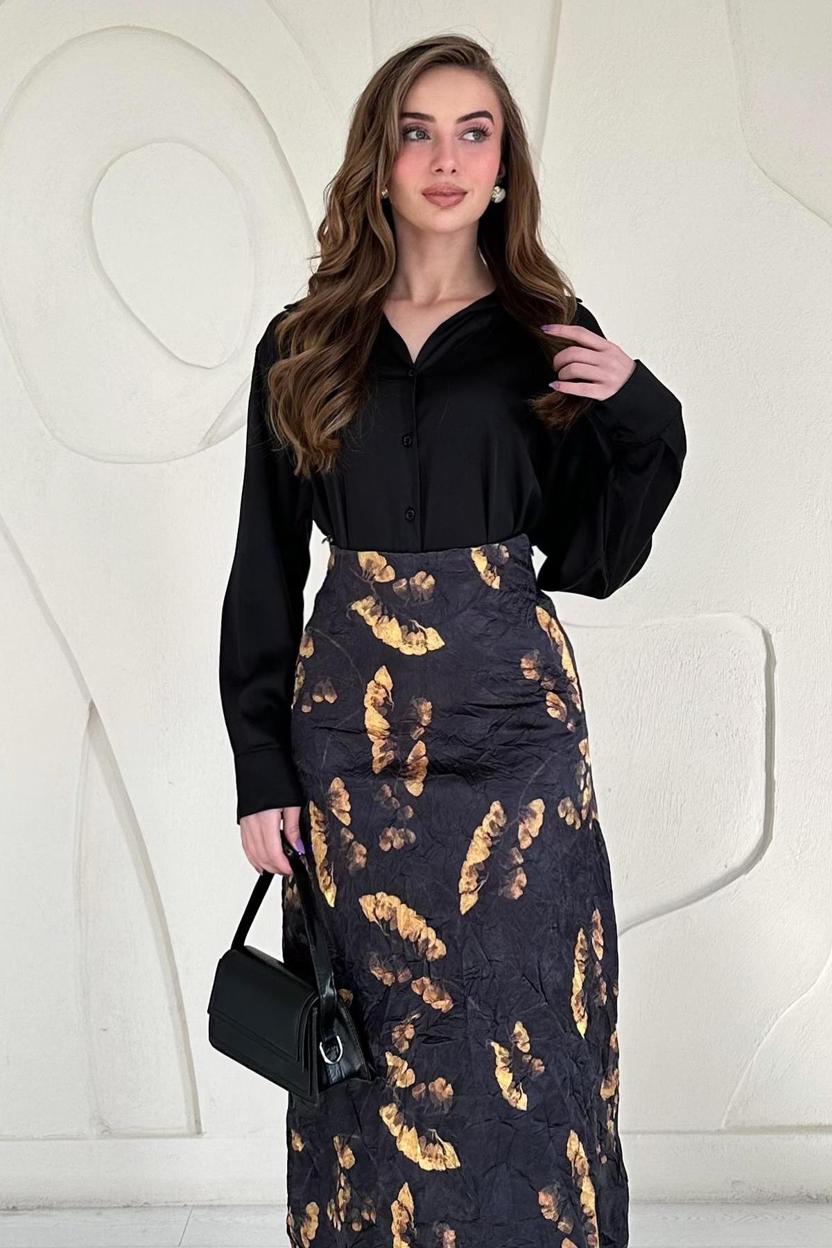 Siyah Baskılı Kroşetalı Etek