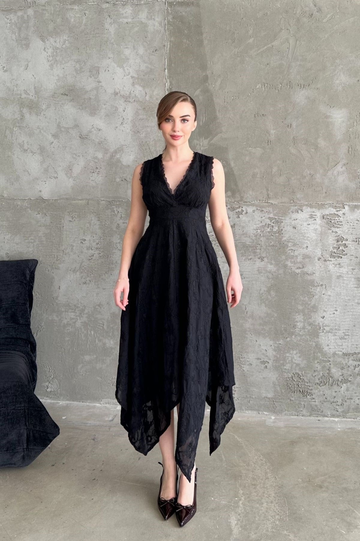 Siyah Brodeli Elbise