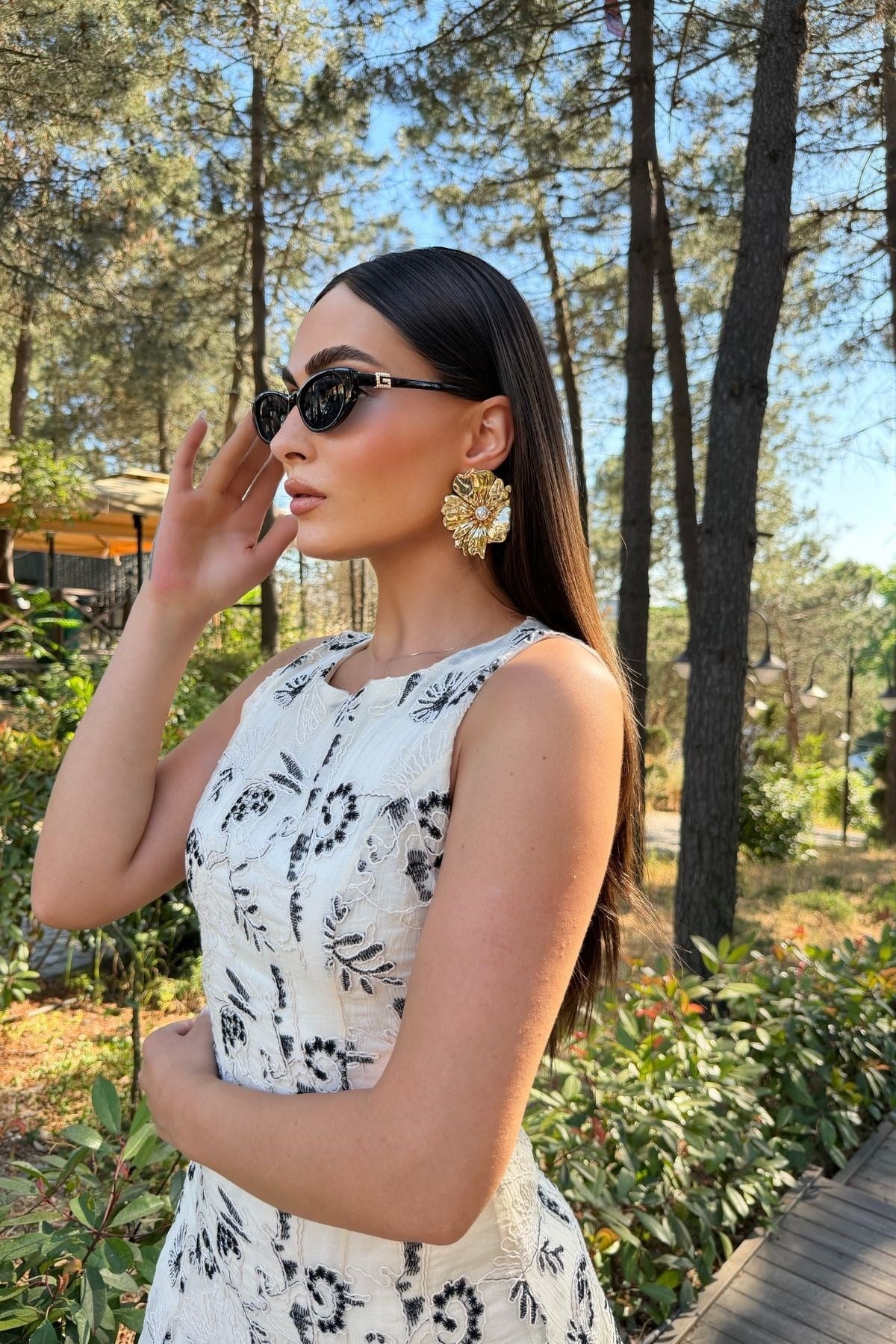 Siyah Kup Detaylı Uzun Elbise