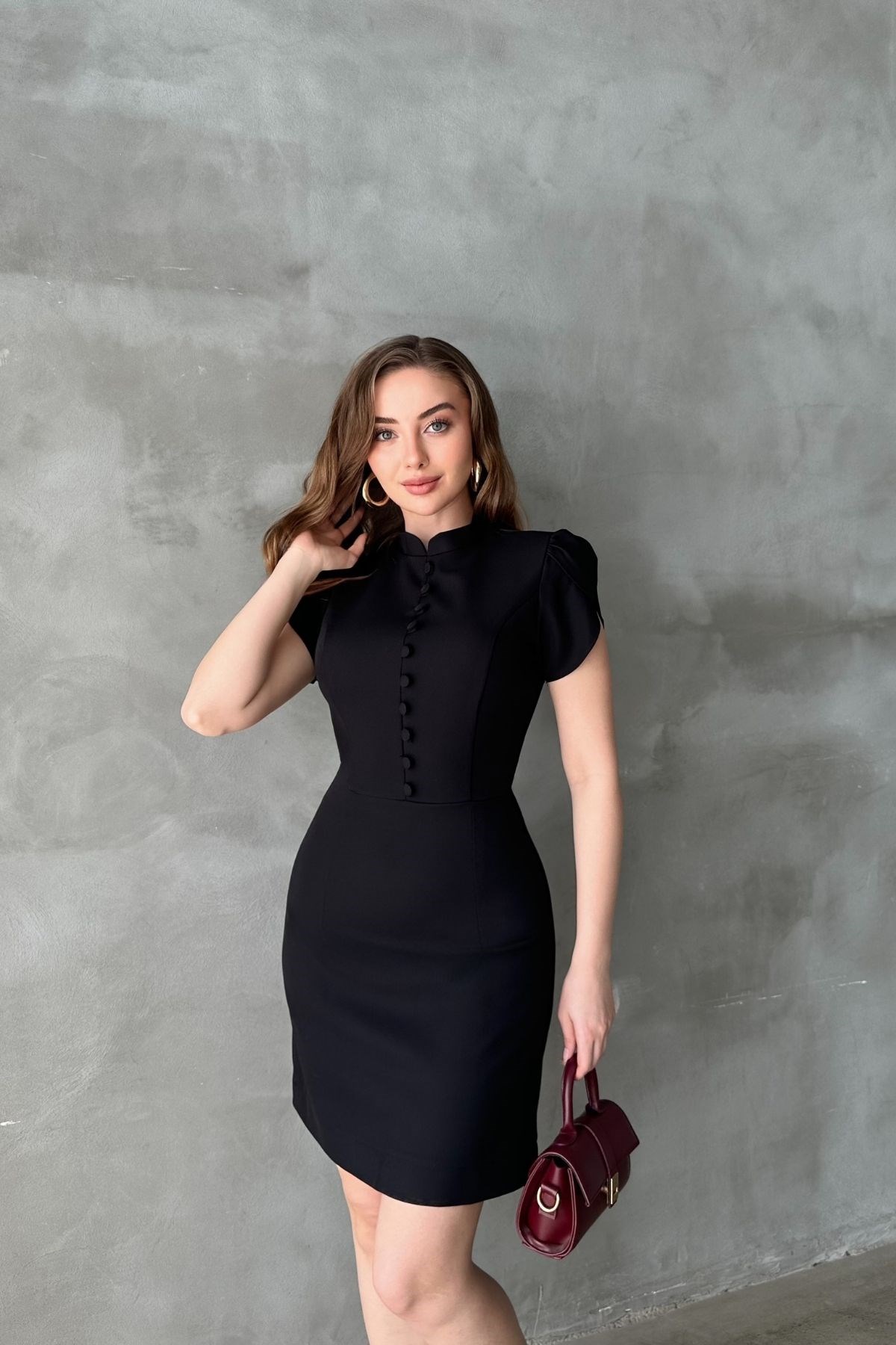 Siyah Önü Düğmeli Elbise