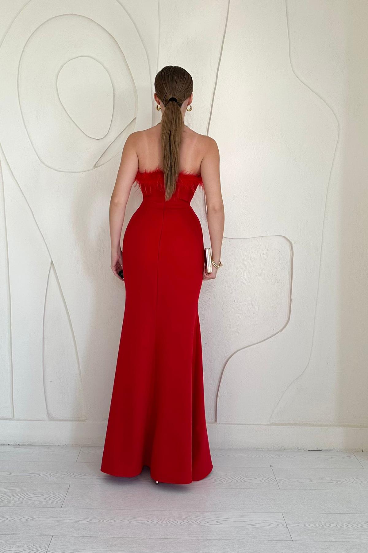 Kırmızı Straplez Yaka Tüylü Abiye