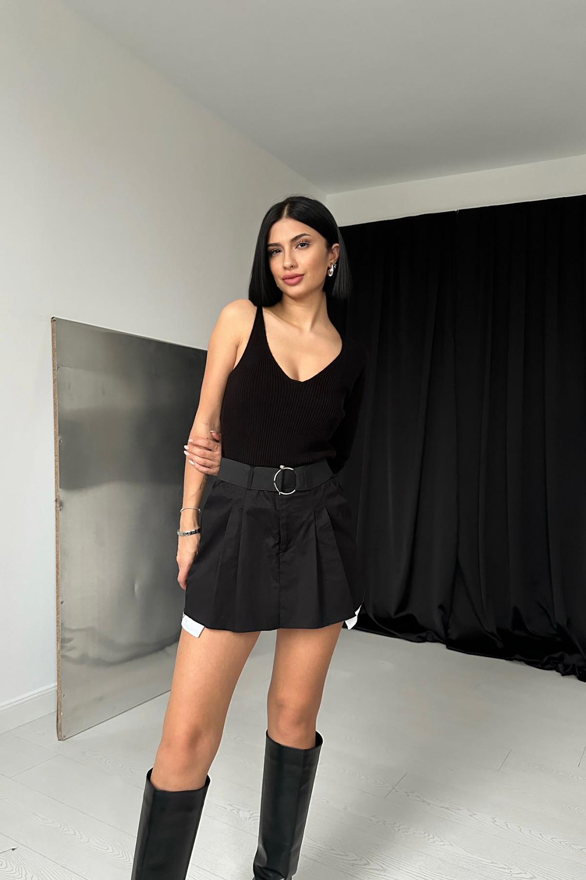 Siyah Tek Kollu Askılı Triko Bluz