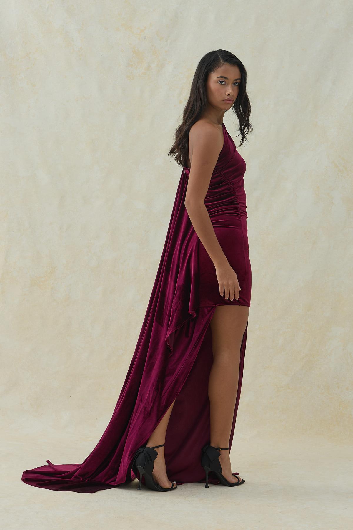 Bordo Tek Omuz Detaylı Kadife Elbise