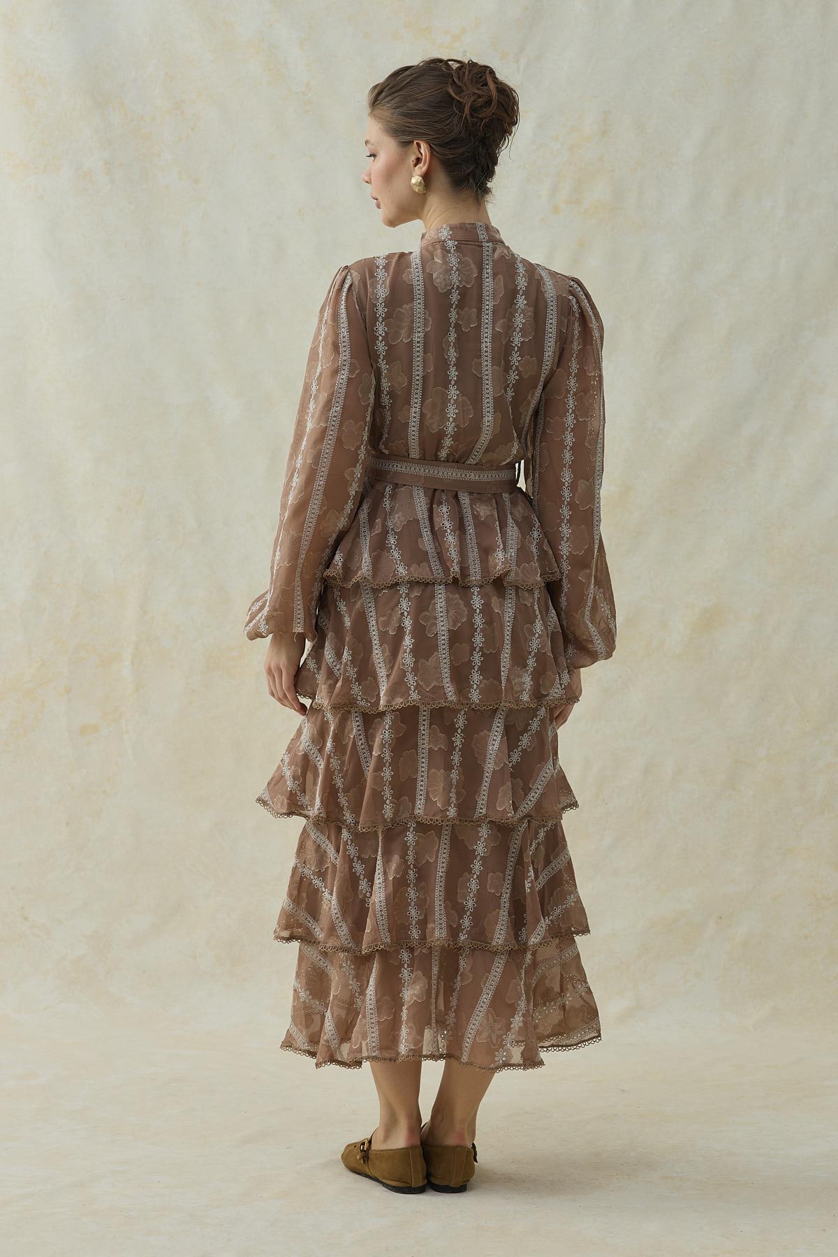 Kahve Uzun Volanlı Elbise