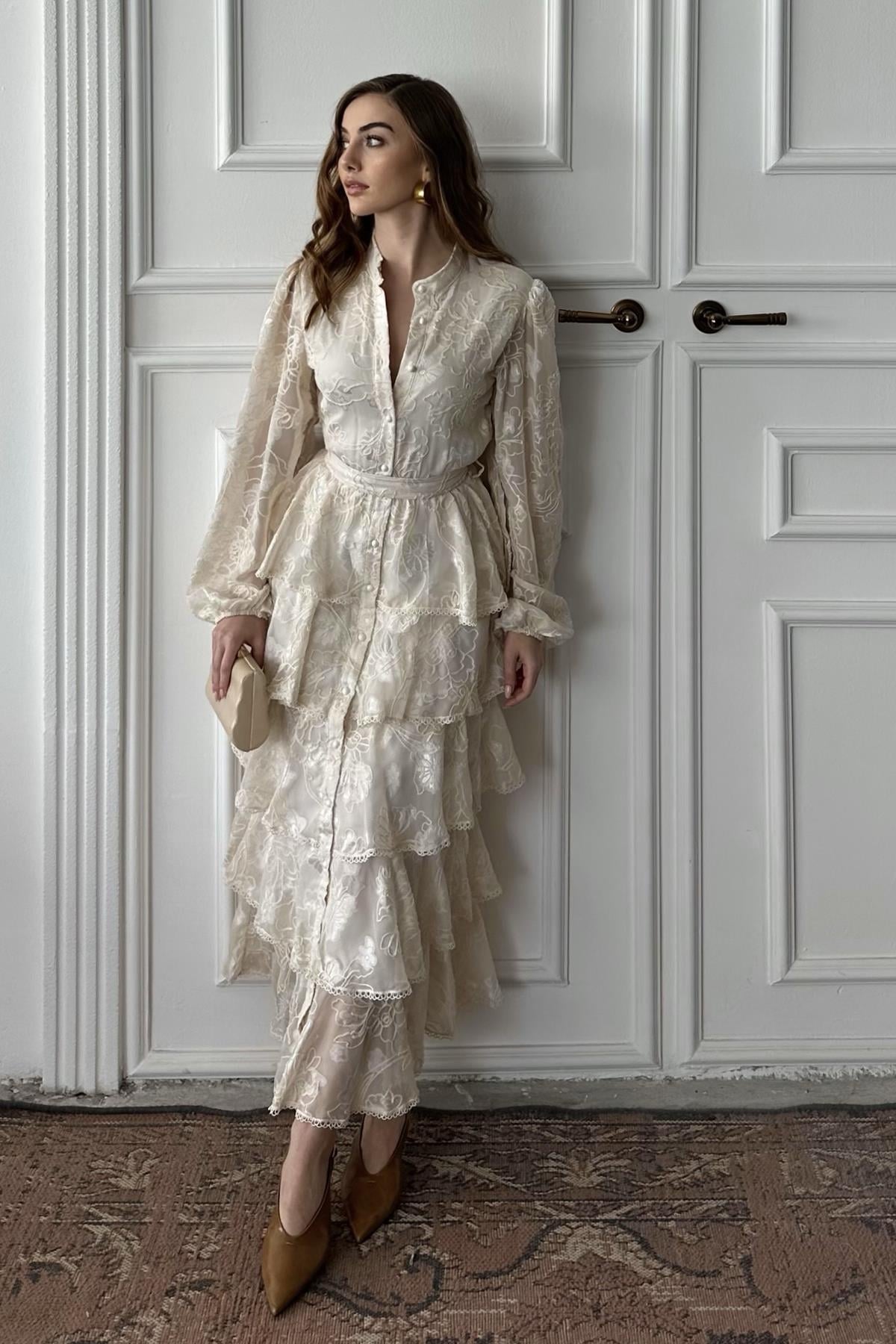 Bej Volanlı Şeritli Kat Kat Elbise