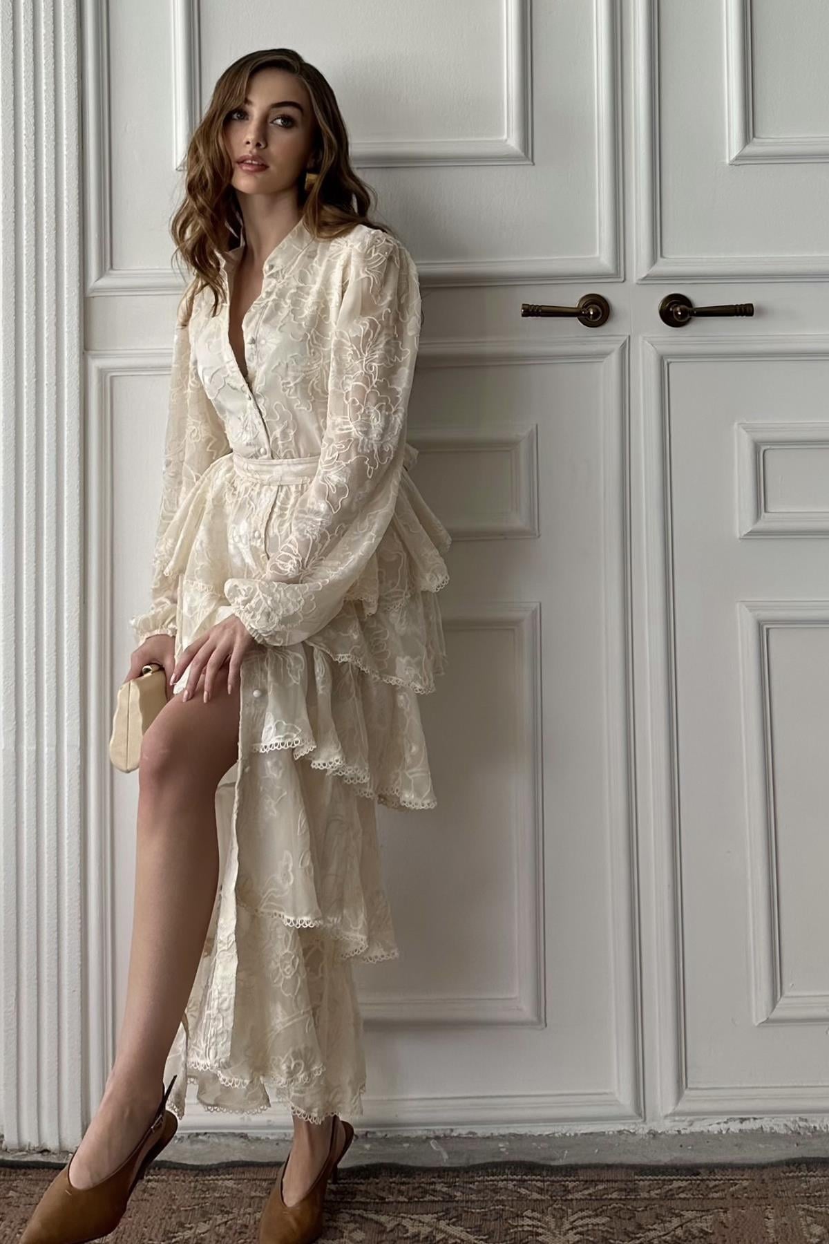 Bej Volanlı Şeritli Kat Kat Elbise