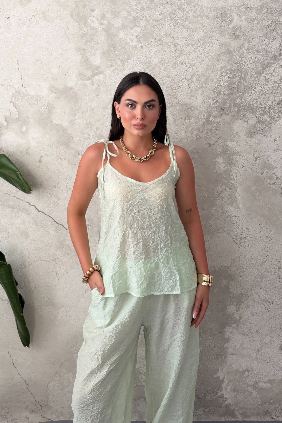 Yağ Yeşili Boyundan Bağlamalı Bluz Pantolon Takım