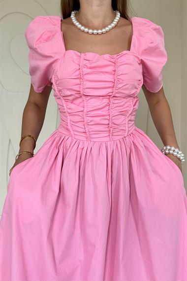 Pembe Arkası Gipe Detaylı Elbise