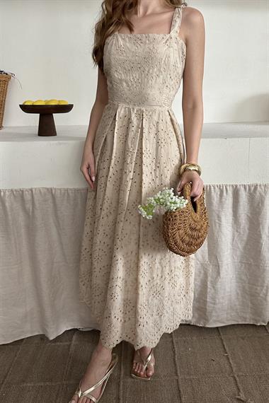 Bej Askılı Aparatlı Brode Elbise