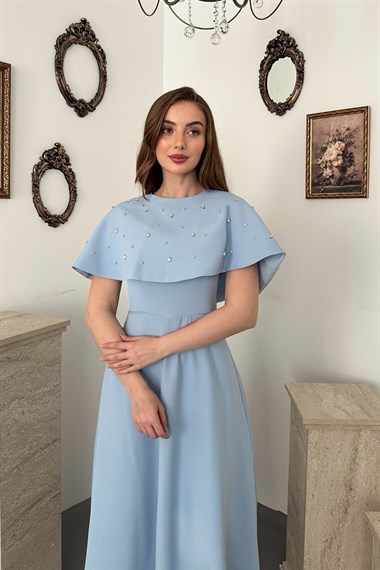 Bebe Mavi Taş detaylı pelerinli elbise