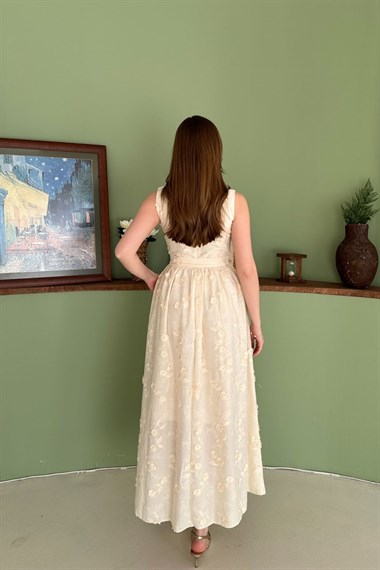 Bej 3d Brode Detaylı Elbise