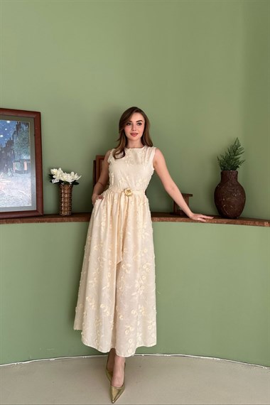 Bej 3d Brode Detaylı Elbise