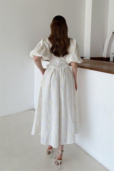 Bej Balon Kol Detaylı Brode Elbise