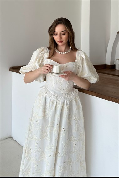 Bej Balon Kol Detaylı Brode Elbise