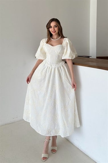 Bej Balon Kol Detaylı Brode Elbise