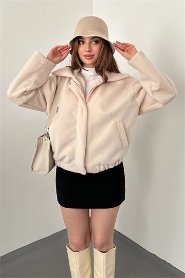 Bej Cep Detaylı Tüylü Bomber Ceket