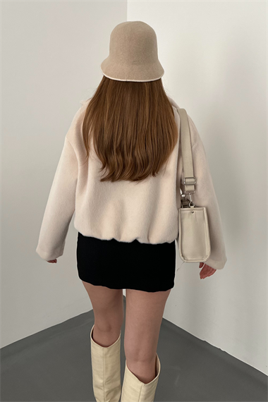 Bej Cep Detaylı Tüylü Bomber Ceket