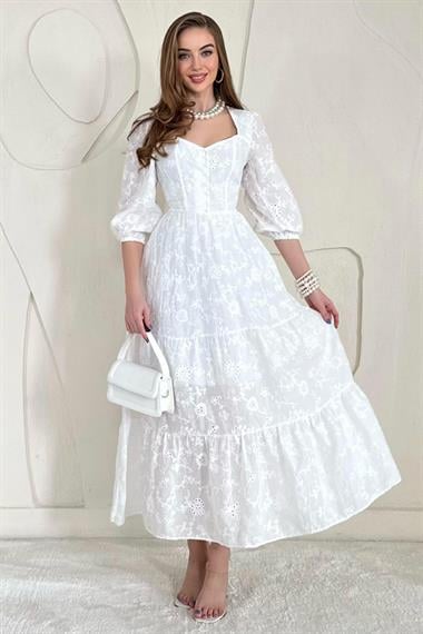 Beyaz Düğmeli Brode Elbise