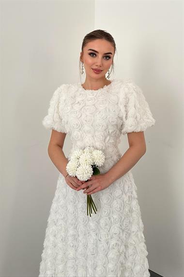 Beyaz Güllü Elbise