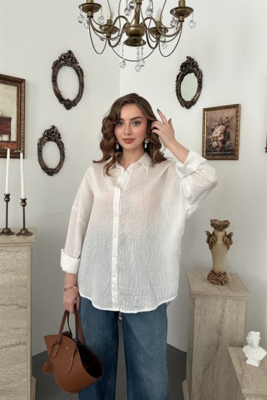 Beyaz Nakışlı Oversize Gömlek