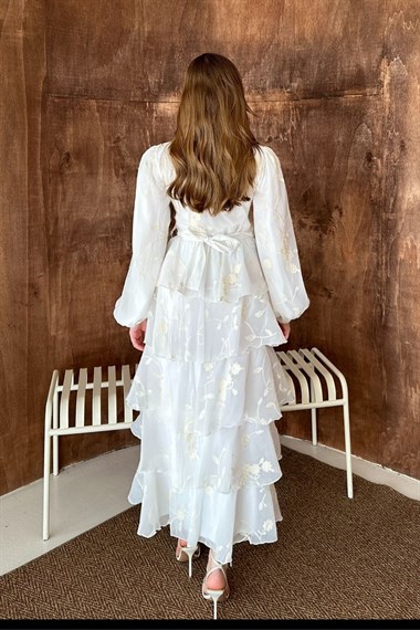 Beyaz Volanlı Kat Kat Elbise