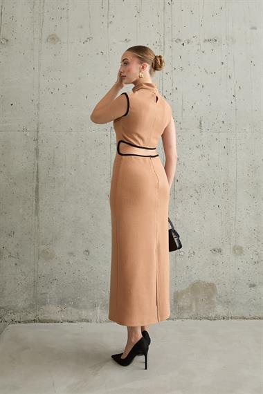 Biyeli Sırtı Detaylı Triko Elbise