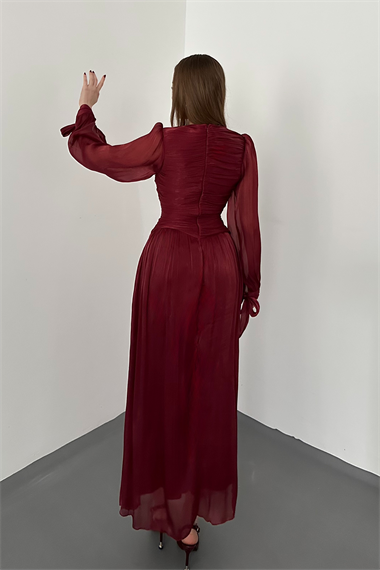 Bordo Büzgü Detaylı Manşetli Kuşak Elbise