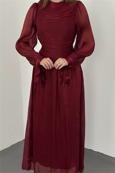 Bordo Büzgü Detaylı Manşetli Kuşak Elbise