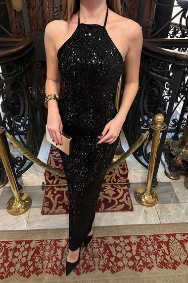 Siyah Boyundan Bağlamalı Elbise