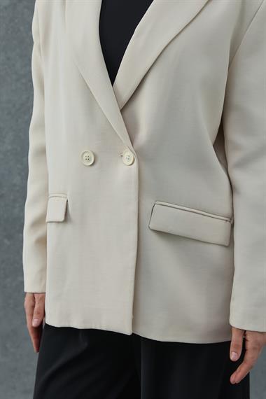 Bej Cep Detaylı Düğmeli Blazer Ceket