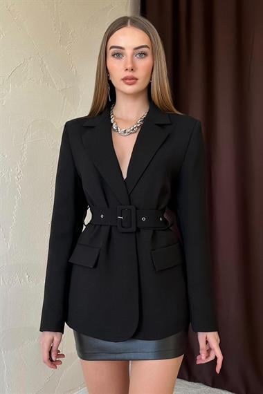 Siyah Cep Kapaklı Kemer Detaylı Ceket