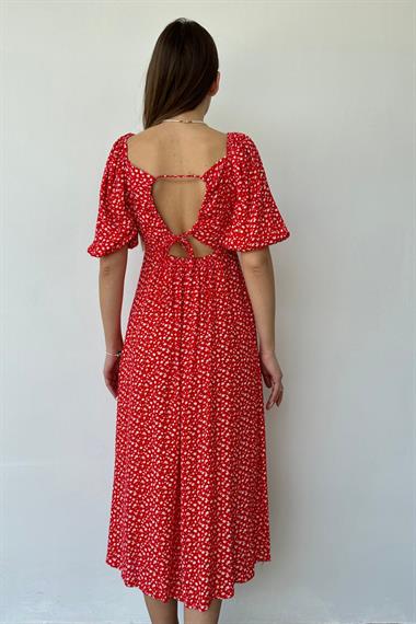 Çiçek Desenli Sırt Detaylı Elbise