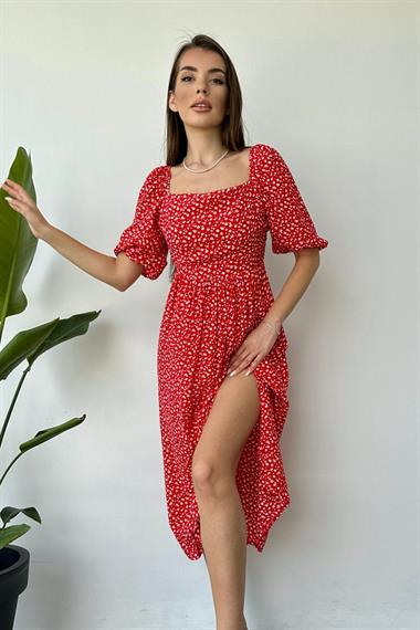 Çiçek Desenli Sırt Detaylı Elbise