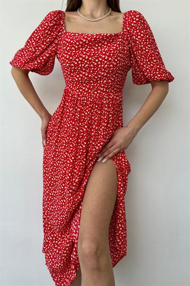 Çiçek Desenli Sırt Detaylı Elbise