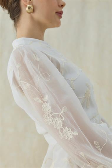 Ekru Çiçek Nakış Detaylı Kat Kat Şifon Elbise