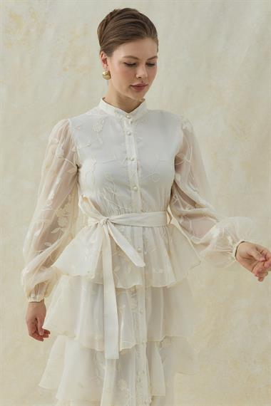 Bej Çiçek Nakış Detaylı Kat Kat Şifon Elbise