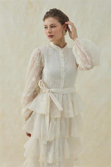 Bej Çiçek Nakış Detaylı Kat Kat Şifon Elbise