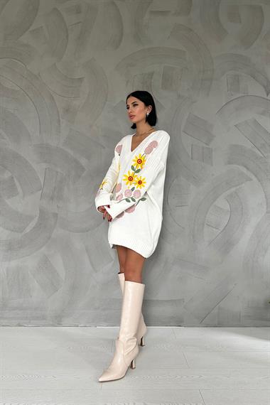 Floral Embroidered Sweater