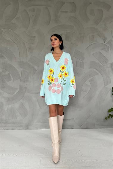 Floral Embroidered Sweater